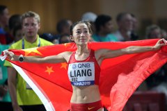梁在多哈世界女子50公里竞走比赛中领先中国1-